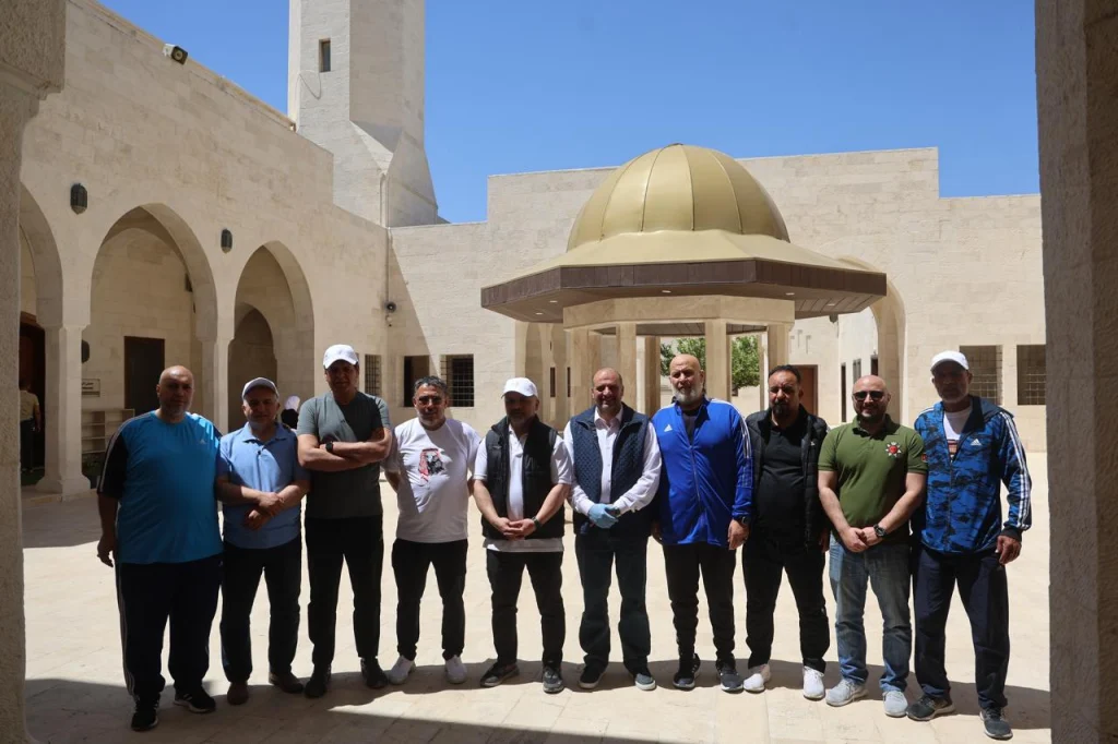 حملة نظافة لحماية مواقع البلقاء السياحية