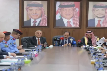 إخراج الصحفيين من اللجنة