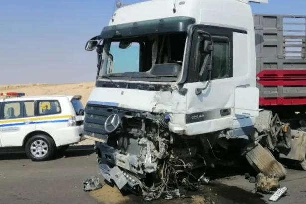 حادث تصادم على الطريق الصحراوي