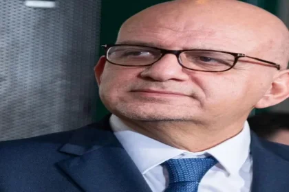 أدبِ المسؤول ووعيِ البصيرة