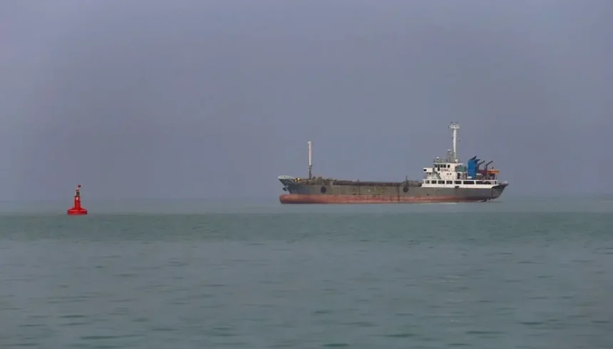 عبور سفن مضيق هرمز