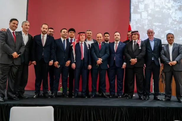 الأردن يحتفل بالاستقلال بالجزائر