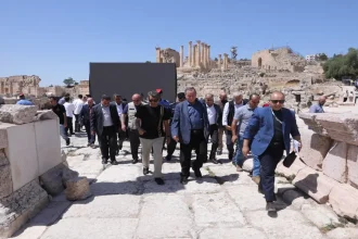 بث مباراة الأردن والجزائر