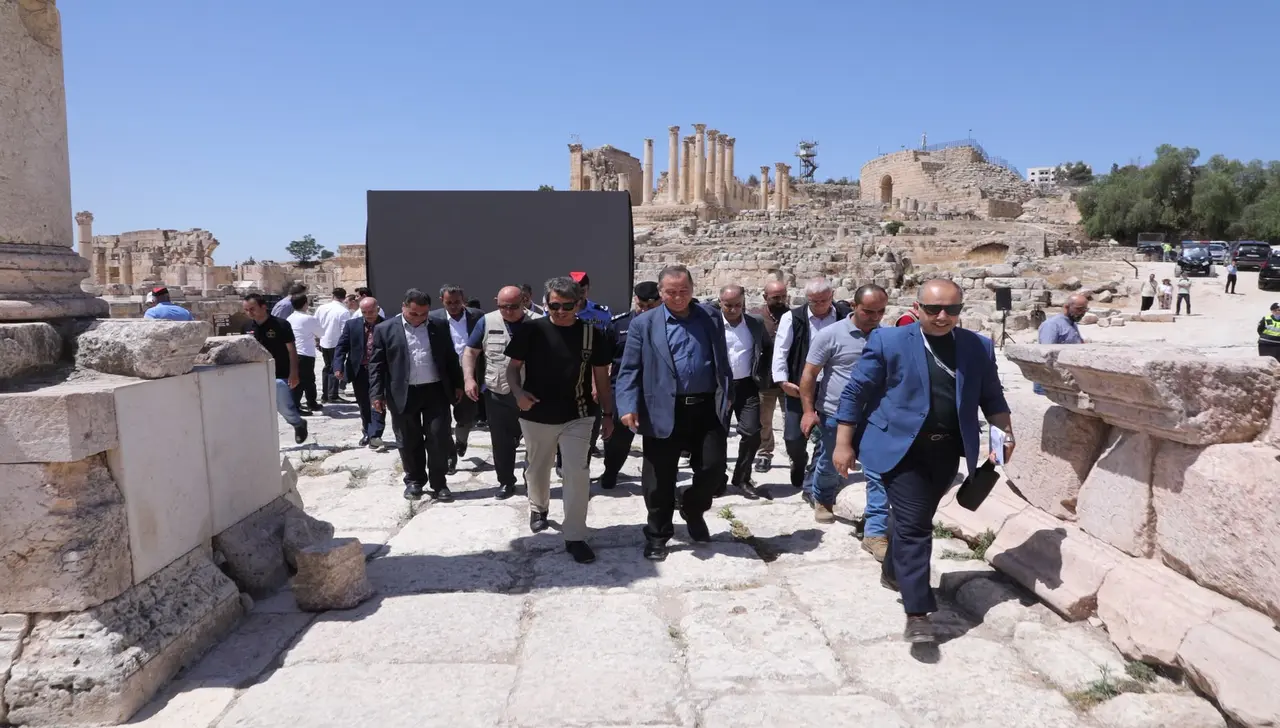 بث مباراة الأردن والجزائر