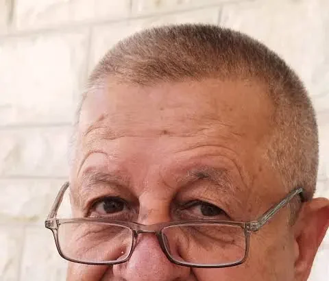 القامات أكبرُ من الاختزال
