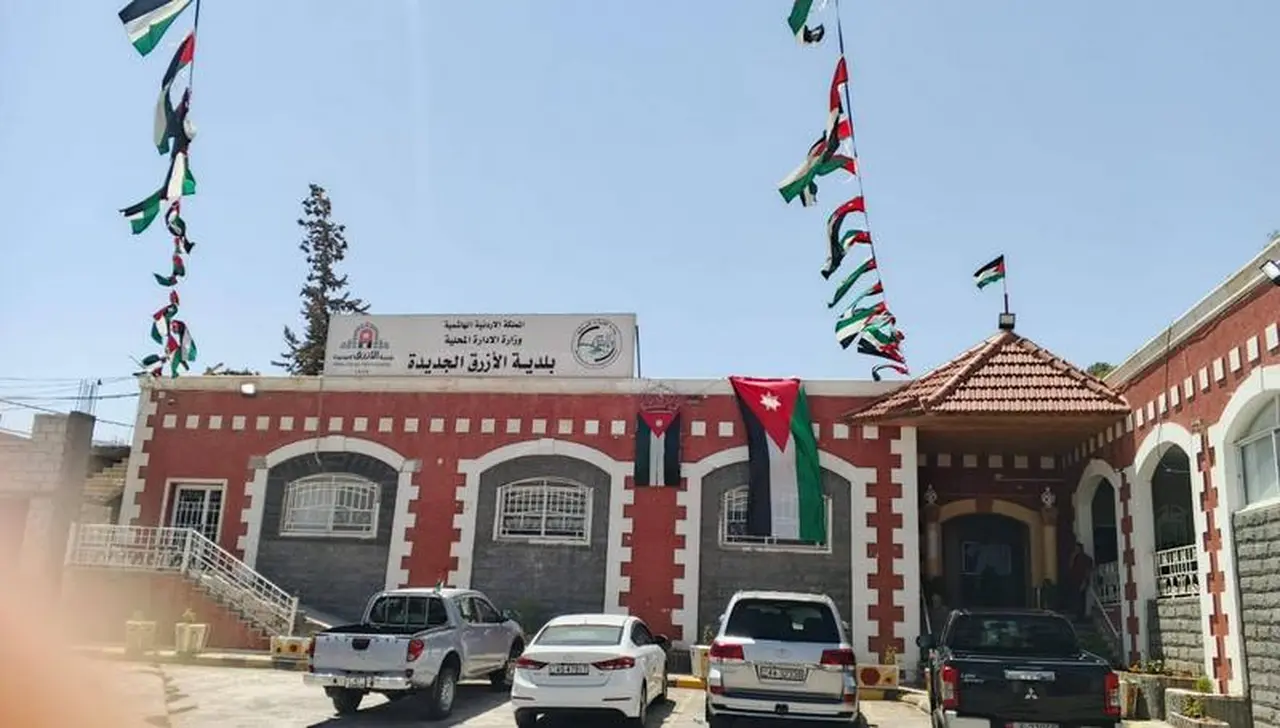 شبهات مالية مجمعات العمري