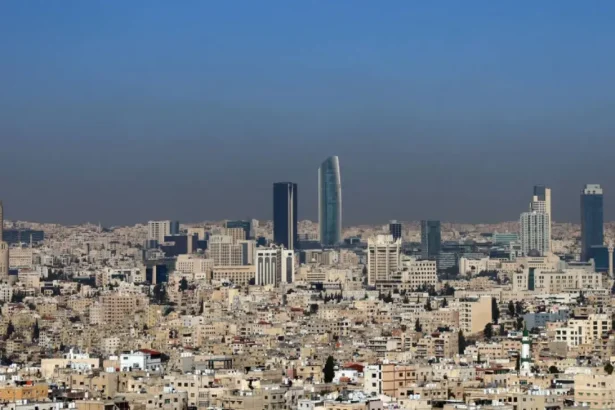 أجواء صيفية عادية للجمعة