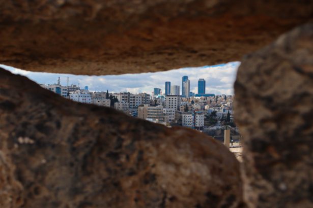 طقس حار نسبياً حتى الخميس