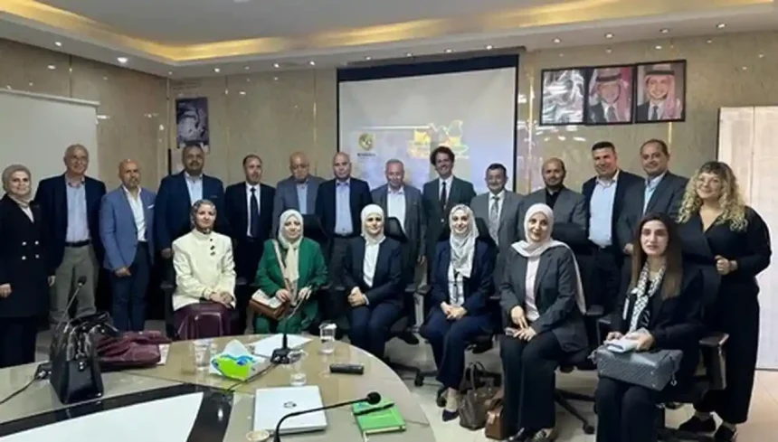 اجتماع رؤساء البلديات ومسؤولين لبحث تأهيل قاعة الكرامة وتطوير خدمات بلدية مادبا.