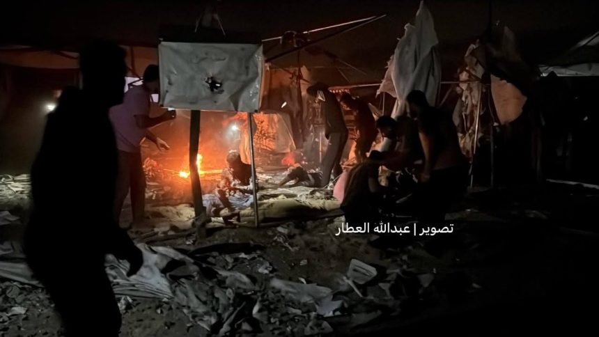 صورة تظهر آثار قصف إسرائيلي استهدف نقطة شحن هواتف في منطقة البراق غرب خانيونس وأدى لاستشهاد 4 مواطنين