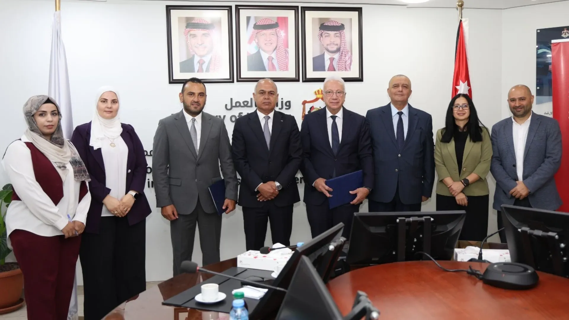 توقيع اتفاقية ربط الخريجين بسوق العمل بين وزارة العمل الأردنية وكلية التدريب المهني المتقدم.