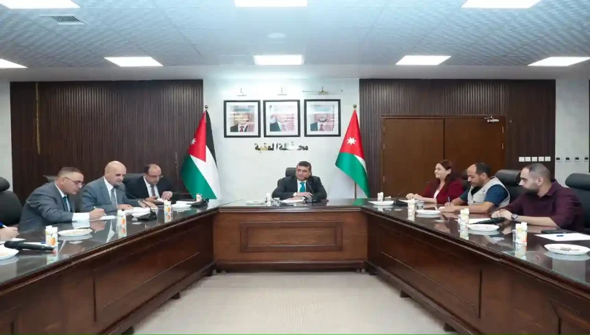 محافظ العقبة أيمن العوايشة يجتمع مع شباب العقبة والتنمية لبحث دورهم وصناعة المستقبل في المحافظة