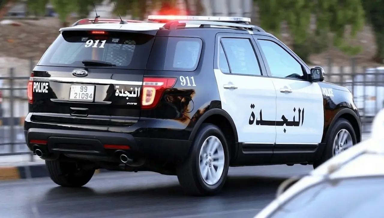 القبض على مطلوب بشرق عمان بواسطة دورية شرطة الأمن العام الأردنية تابعة لشرطة النجدة.
