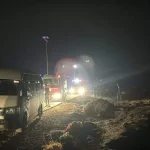 جرف فتاتين بسيول مادبا ومركبات الدفاع المدني ليلا أثناء البحث المتواصل في صياغة المغمورة بالمياه جدا