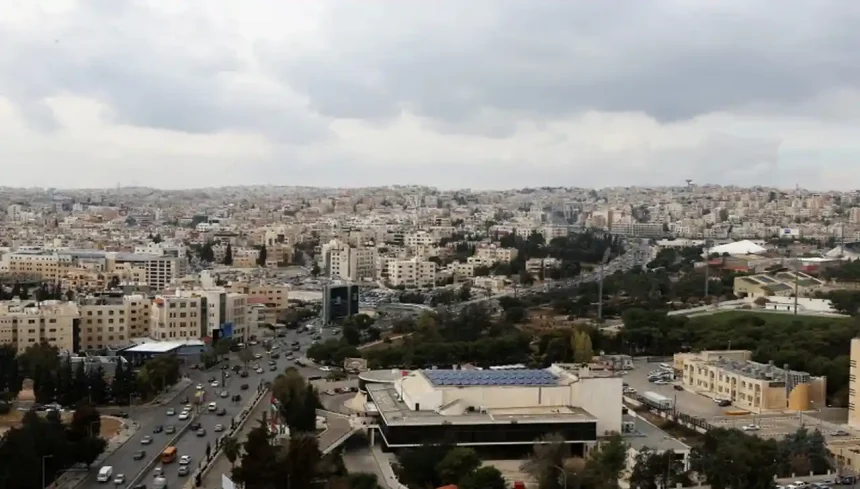 قران الوسم في الأردن يزين سماء عمان العاصمة مع اقتران القمر بالثريا ودخول السماك الأعزل بمنازل الوسم